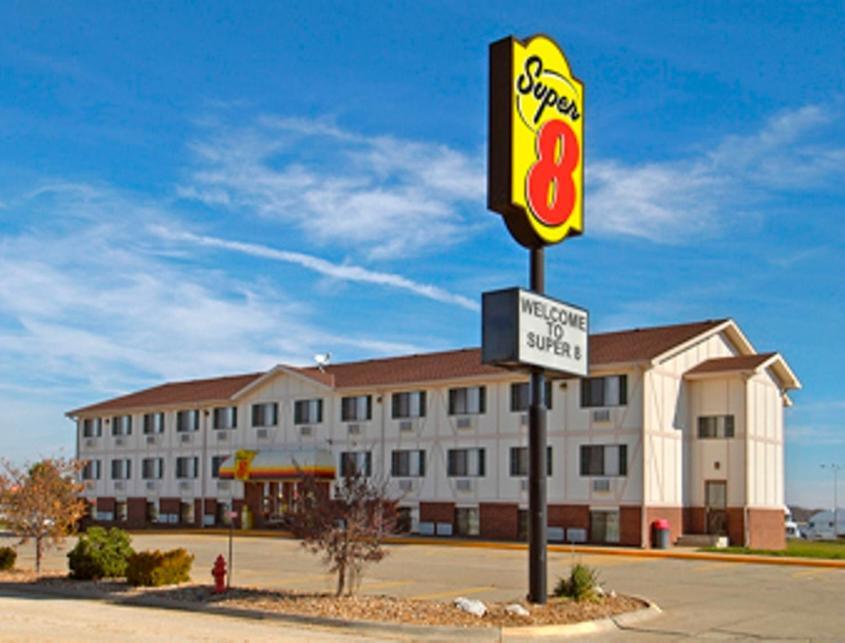 Super 8 Kingdom City Exterior photo